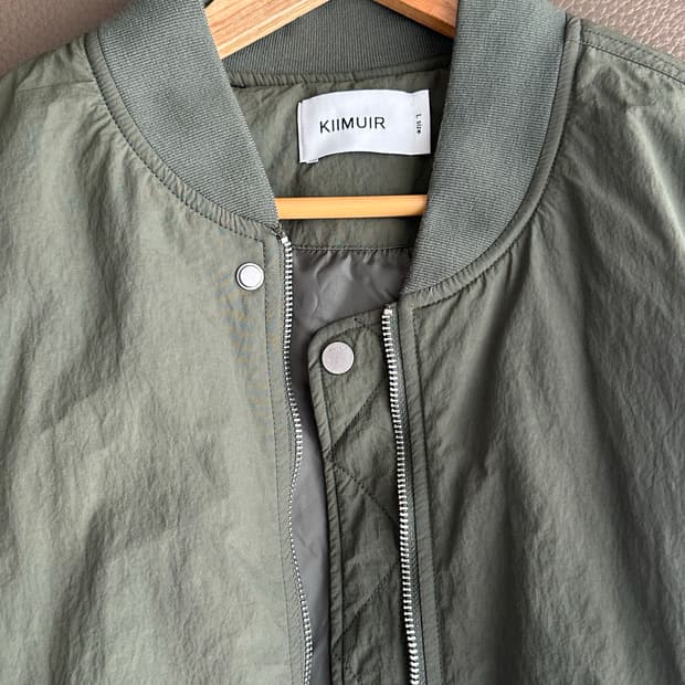 Kiimuir 왁스 패디드 숏 봄버자켓