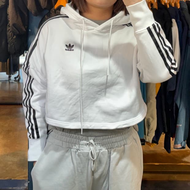 아디다스 사이드라인 화이트 크롭 후드