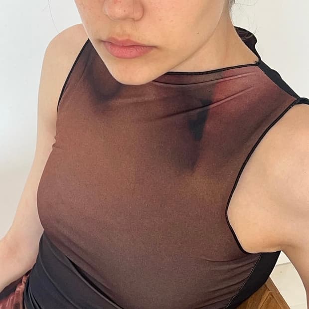 clan eye sleeveless top (s)