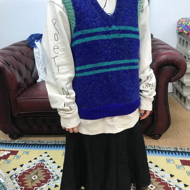 빈티지 스트라이프 브이넥 니트 베스트 