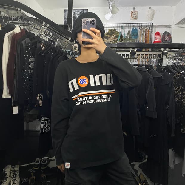 Lubricants 로고 프린팅 롱슬리브