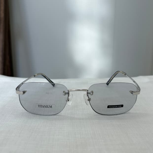 ISSAQUAH 실버 틴트 무테 