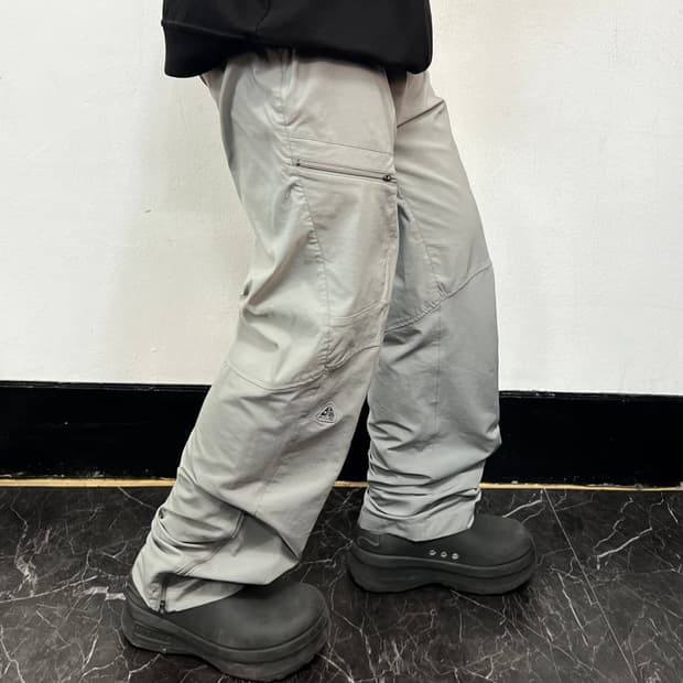 나이키 ACG 로고 루즈 테크 트랙 팬츠