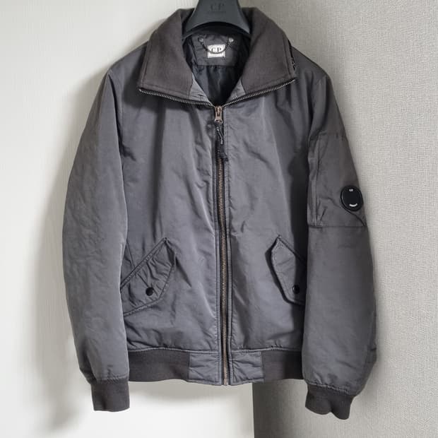 cp컴퍼니 패딩봄버 항공점퍼