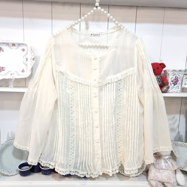 axes femme 아이보리 레이스 블라우스