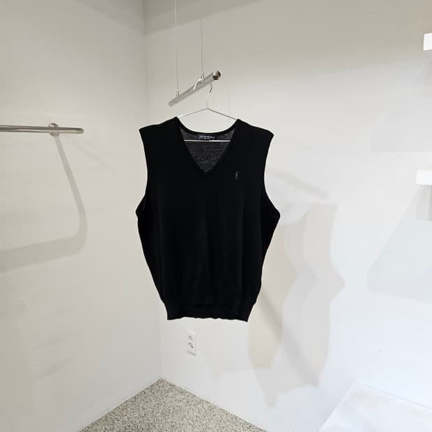 입생로랑 니트 조끼 베스트