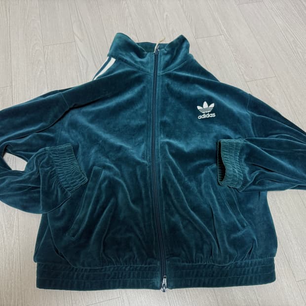 아디다스 벨벳 트랙탑 