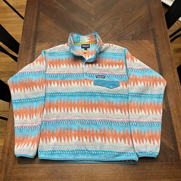 19FW 파타고니아 신칠라 스냅-T 아줄/오렌지 아즈텍 패턴