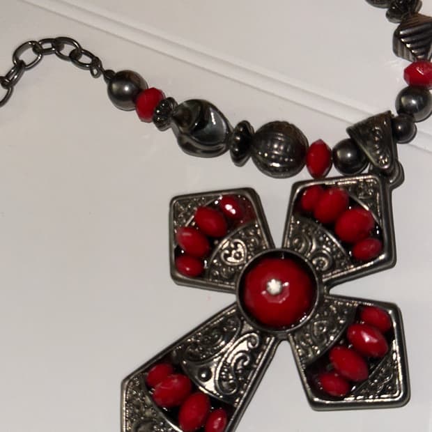 Punk red holy-cross neckless