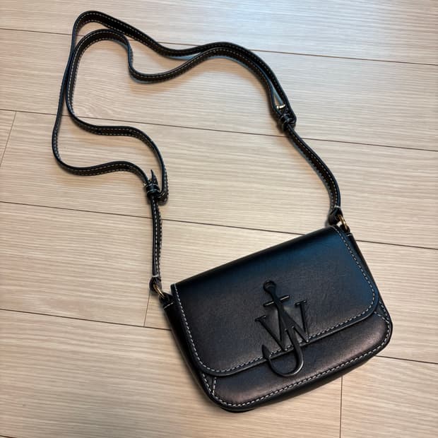  JW앤더슨 레더미니백