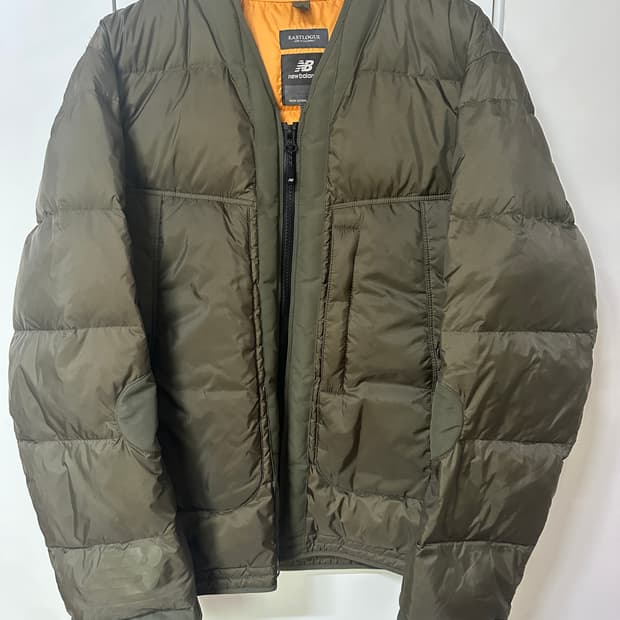 뉴발란스 EASTLOGUE 패딩 점퍼 카키