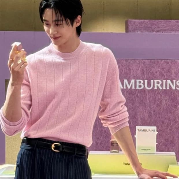 [새상품] 렉토 24FW 러블리 라운드넥 변우석 니트 스웨터 핑크 L