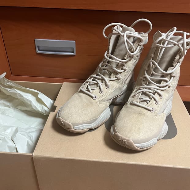 yeezy 이지 500 IF7549 255사이즈 (245 신는분들 추천)