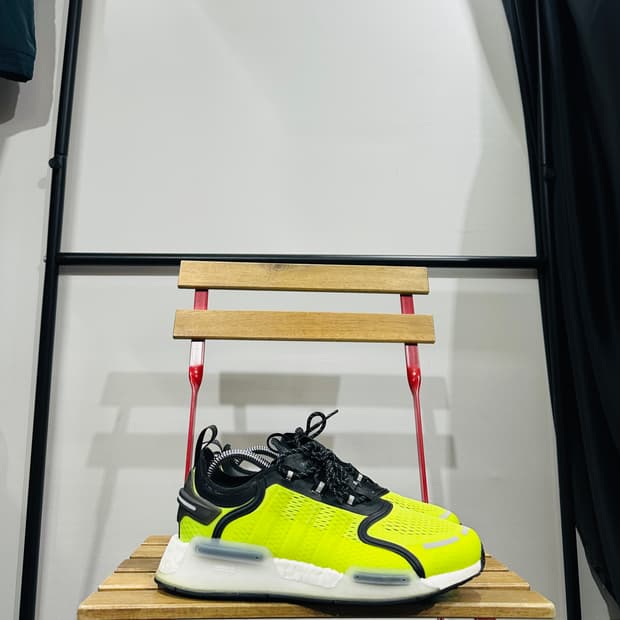 아디다스 NMD_V3 '솔라