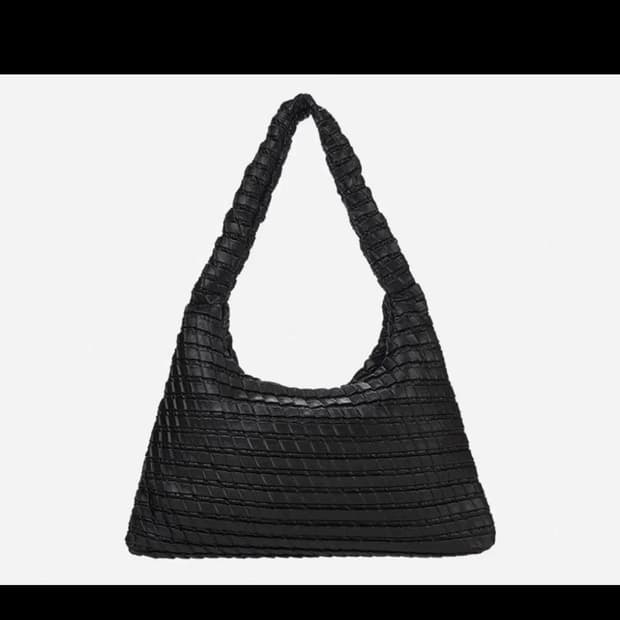 콰니 텍스쳐드 호보백