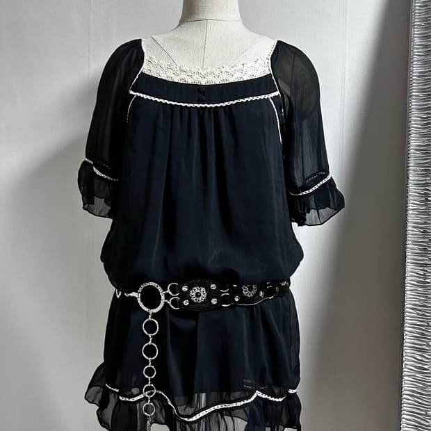 vintage 새틴 프릴 블라우스