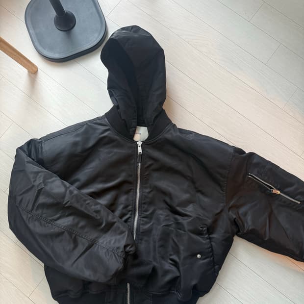 entire studios 후디드 봄버 