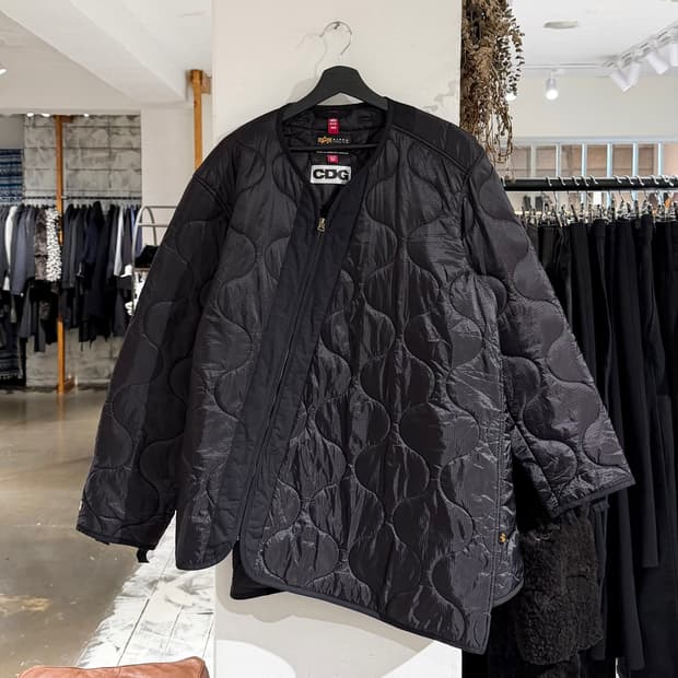 CDG x 알파 인더스트리 블랙 퀼팅 라이너 자켓