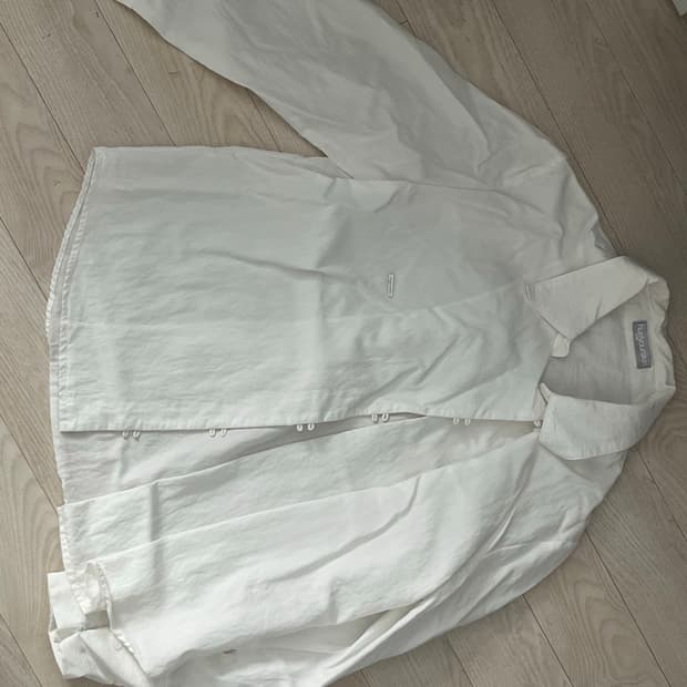 허그유어스킨 셔츠