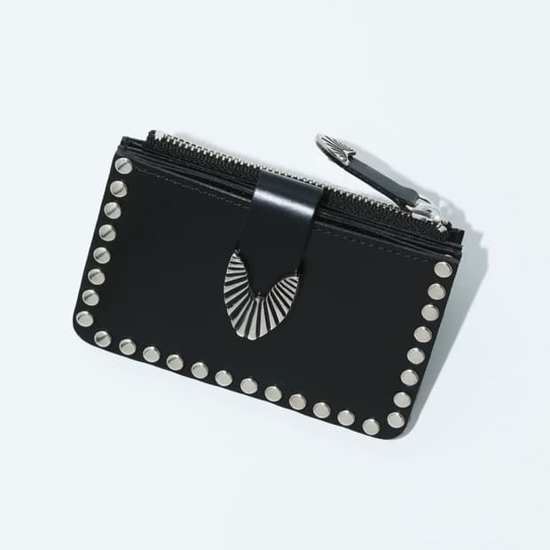 토가 스터드 가죽 지갑