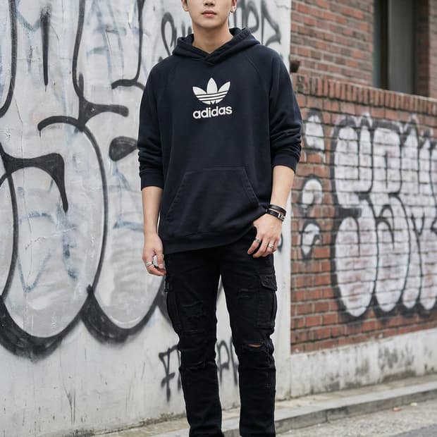 아디다스 오리지널스 빅로고 자수 후드티