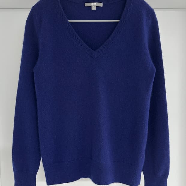 [유니클로] 여성 100% 캐시미어 V넥 니트