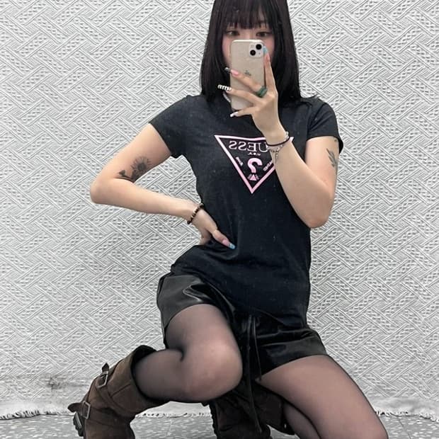 게스 빈티지 Y2K 딸기우유 핑크 로고 딱붙핏 반팔티 S C13044