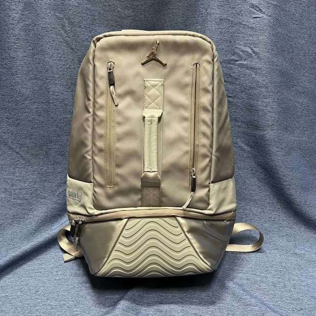 에어조던 11 정품 레트로 백팩 베이지 가방