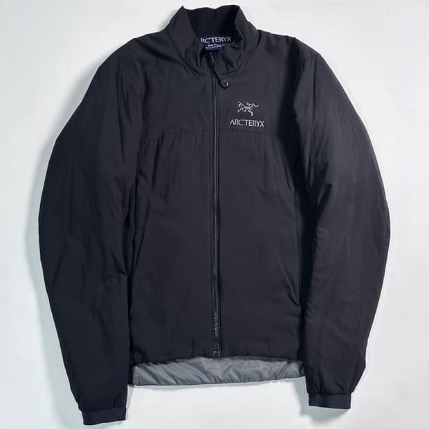 아크테릭스 우먼스 블랙 아톰 자켓  