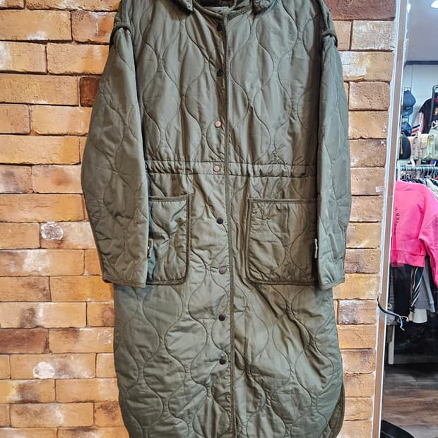 새상품)The AtG 카키 퀼팅 후드 롱 코트 55