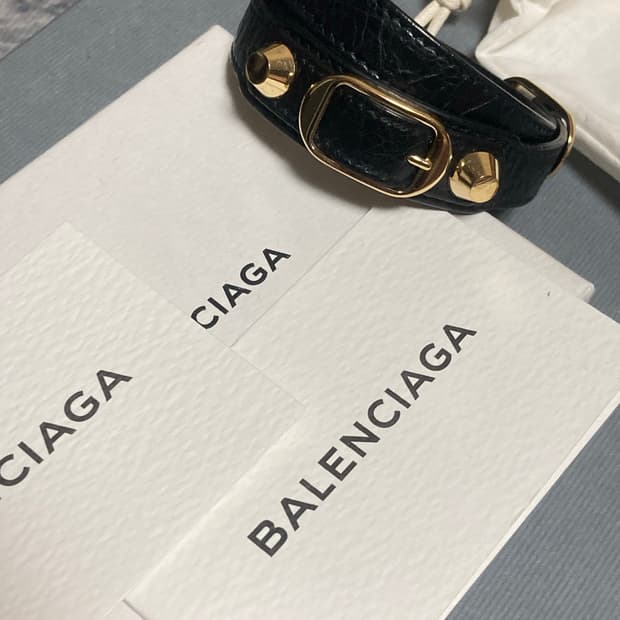 발렌시아가 가죽 팔찌