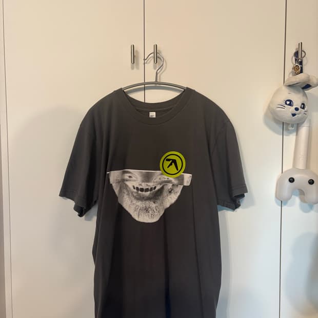 aphex twin 티셔츠 (워프레코즈 구매) M