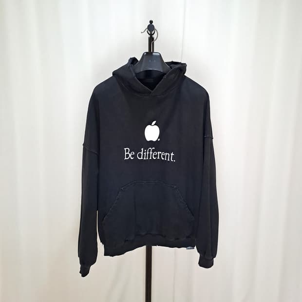 (택포) 발렌시아가 한글탭 애플 후디 be different 2 C172