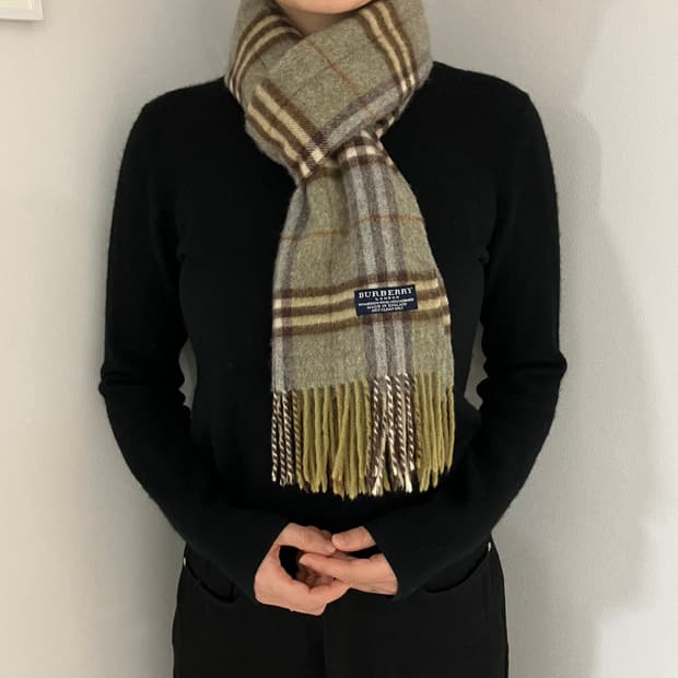 [정품] 버버리 카키 노바체크 울캐시미어 머플러 (burberry)