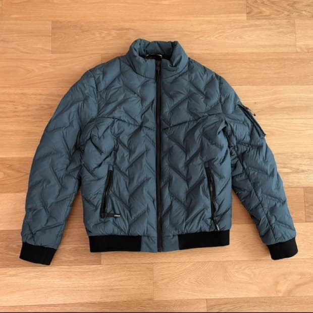 DKNY 남성 웰디드 퀼팅 봄버 자켓 M