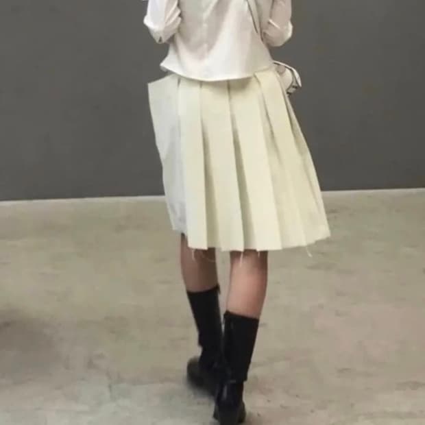 Eonts 에옹쓰 베이지 미디 스커트