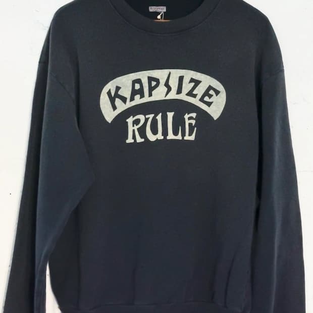 캐피탈 로고 맨투맨 블랙 5