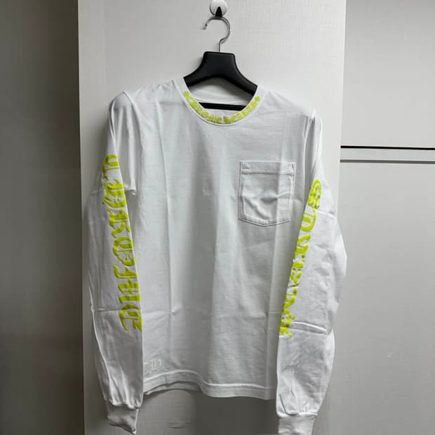 크롬하츠 넥 스크립트 롱슬리브 