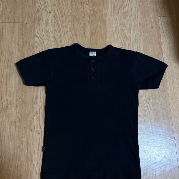 아비렉스 헨리넥 반팔티