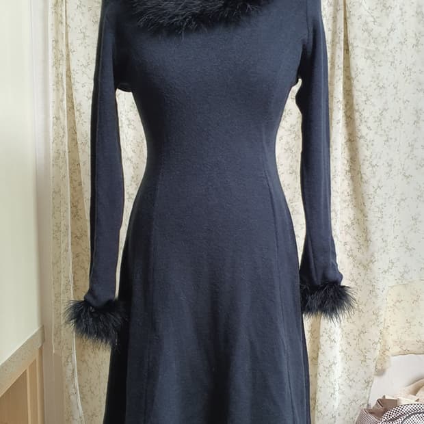 [일본빈티지] 달천깔 블랙 퍼 장식 니트 롱 원피스