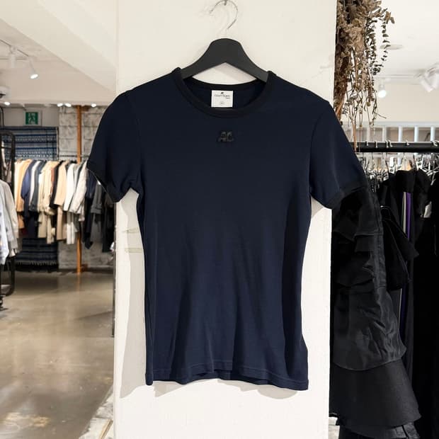 꾸레쥬 네이비 리에디션 범피 콘트라스트 하프 티셔츠