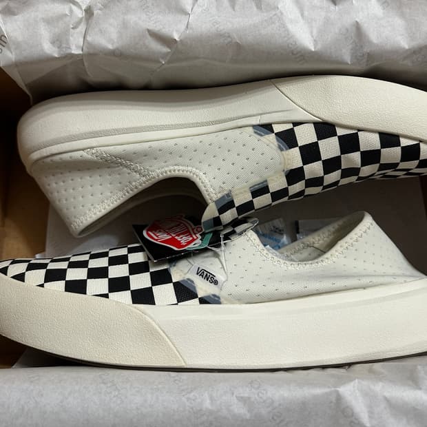 [새상품] 반스 컴피쿠시원 체커보드 스니커즈 295(285도 충분)