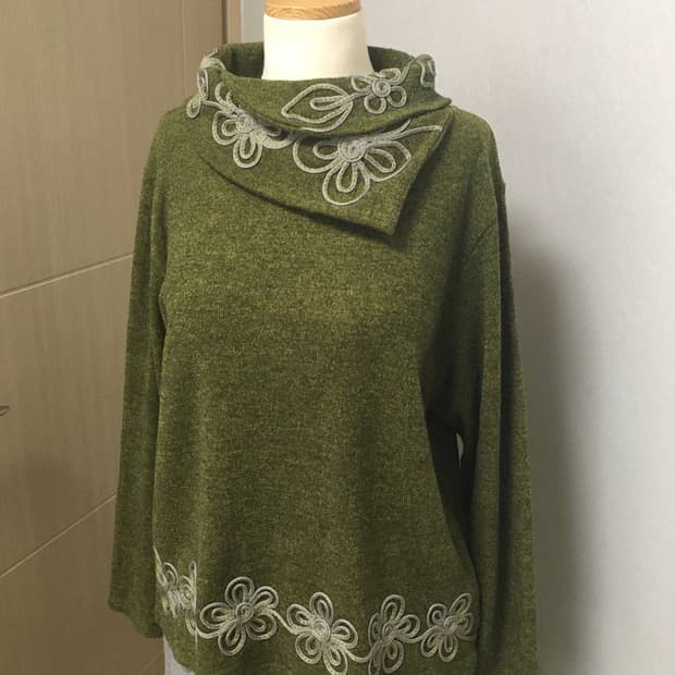 빈티지 꽃자수 딥올리브그린 하구미 니트 모리걸 아오이유우 폴라티