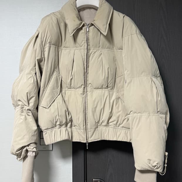 [L]쿠어 닷츠 퍼프 플라이트 패딩 샌드베이지