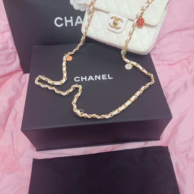 정품)급처미사용새상품!샤넬 내장칩 로고참 캐비어 플랩백 크로스백숄더백가방