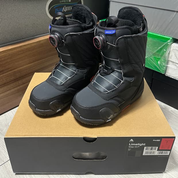 버튼 스텝온 스노우보드 부츠 라임라이트 블랙 240