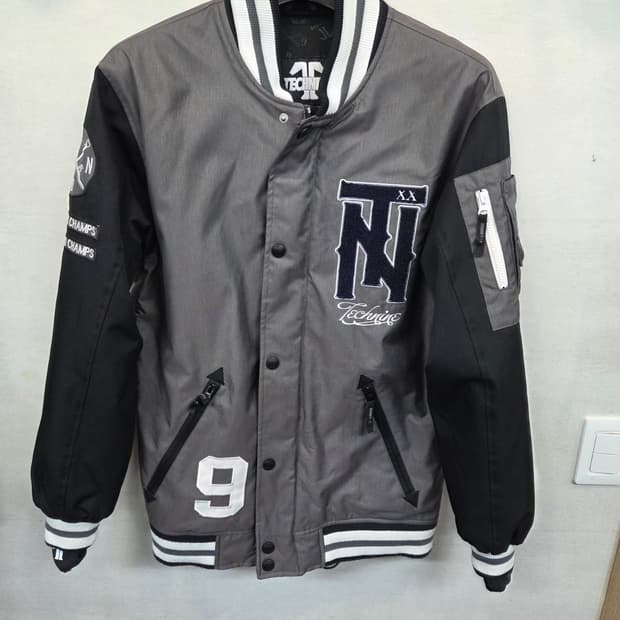 테크나인 보드 바시티자켓 s