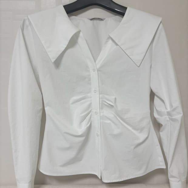 쟈니헤잇재즈 윙클 블라우스 (환승연애 유정 착용)