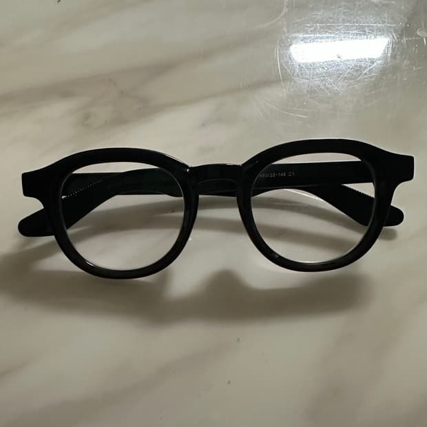 뿔테 안경테 새제품