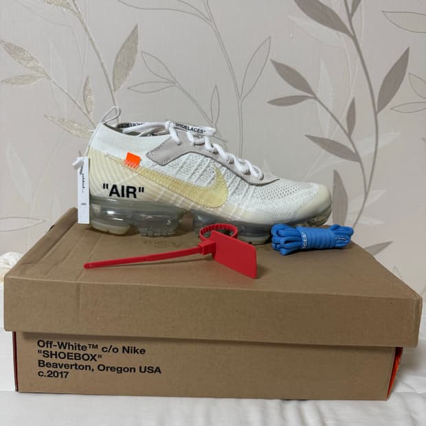 나이키 x 오프화이트 에어 베이퍼맥스 V2 화이트